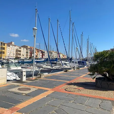 A 70 Metres De La Plage, Etage 1 Apartment *