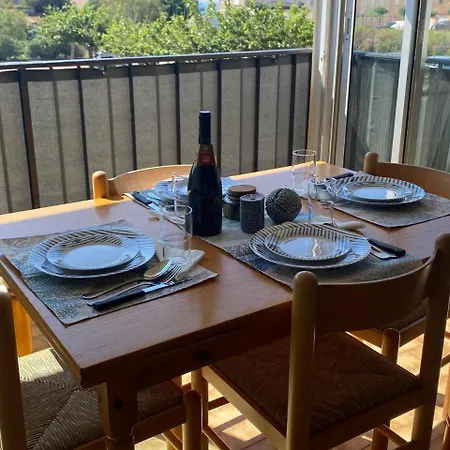 A 70 Metres De La Plage, Etage 1 Apartment *